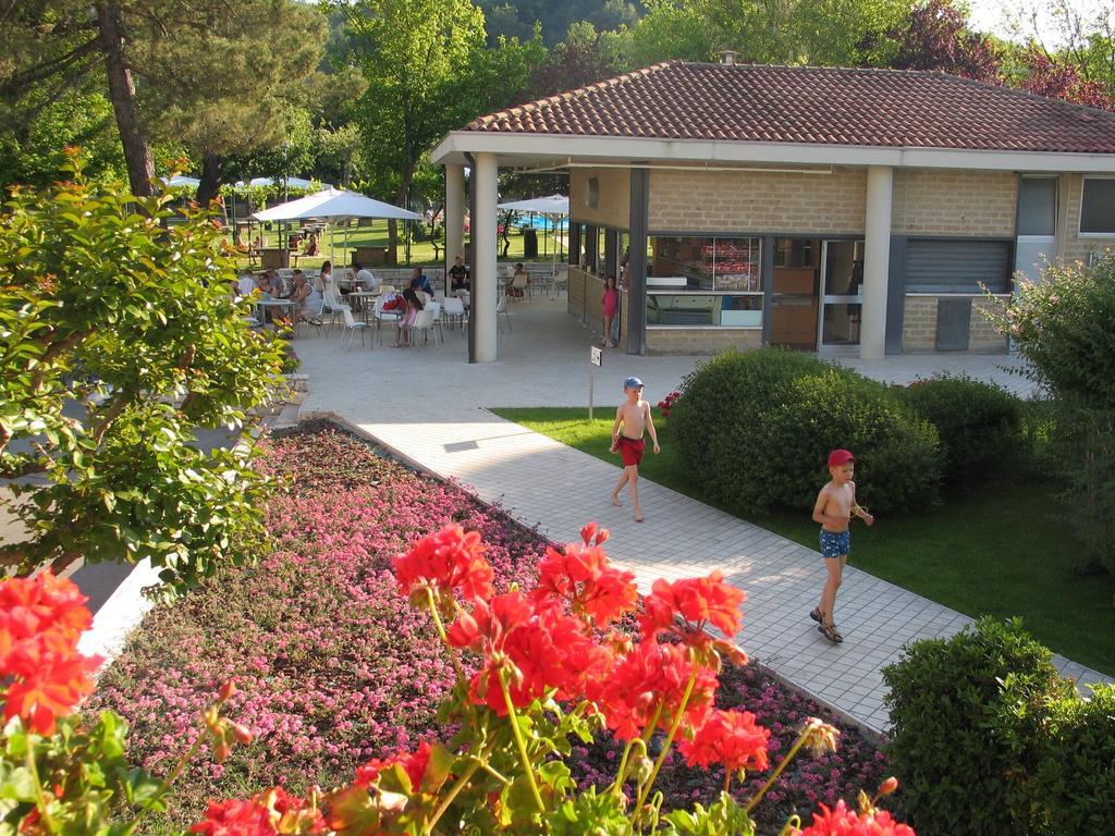 Parco Delle Piscine Hotel Sarteano Bagian luar foto
