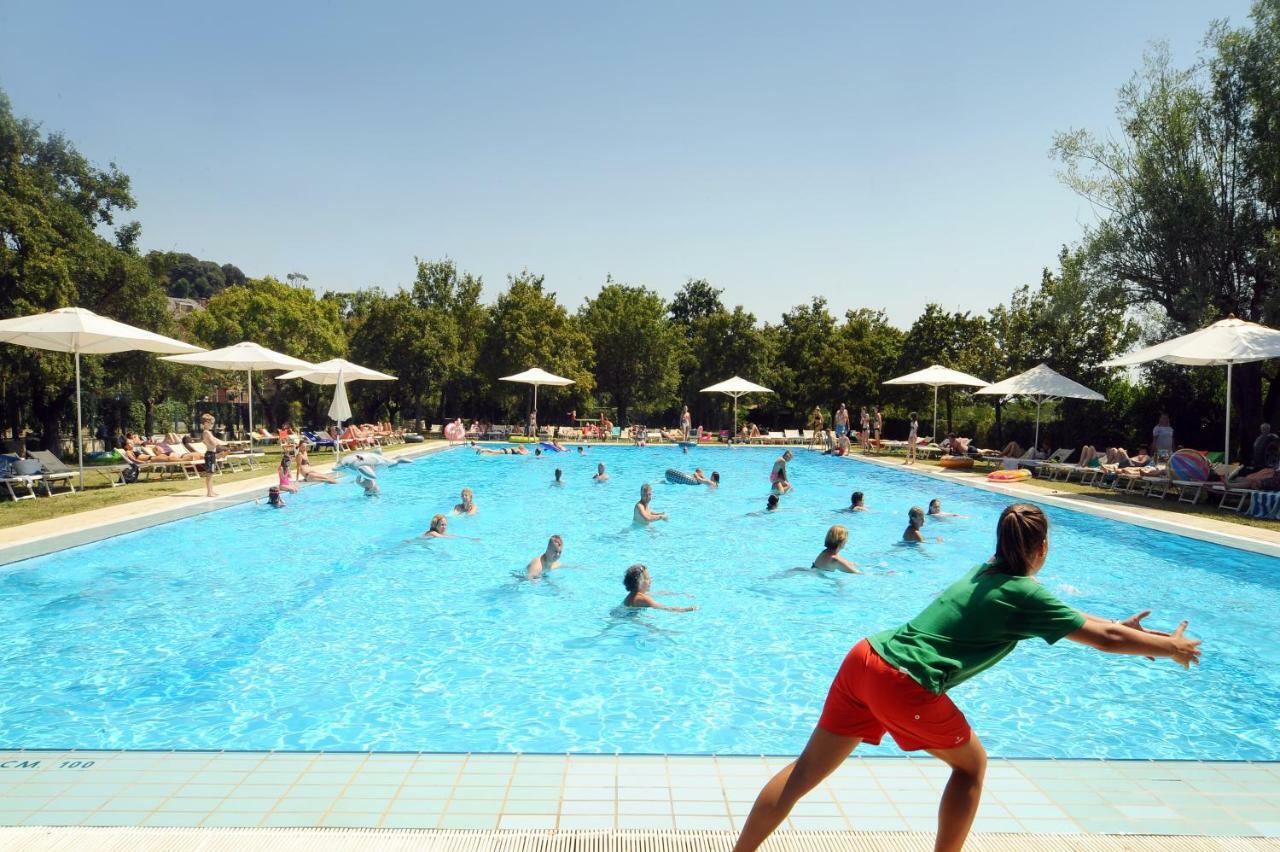 Parco Delle Piscine Hotel Sarteano Bagian luar foto